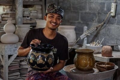 3 Hours Wheel Throwing Basic Ceramic Class - What Happens During the 3 Hours (From Kneading to a Real Form)