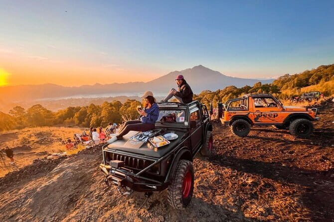 4WD Jeep Mount Batur Sunrise Experience By Bali Volcano Jeep - Mount Batur Sunrise: The View Before the Sun Changes Everything