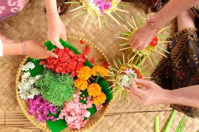 Atman Bali Journey water blessing - Canang offering making with Wayan Wawan: what you’re doing and why it matters
