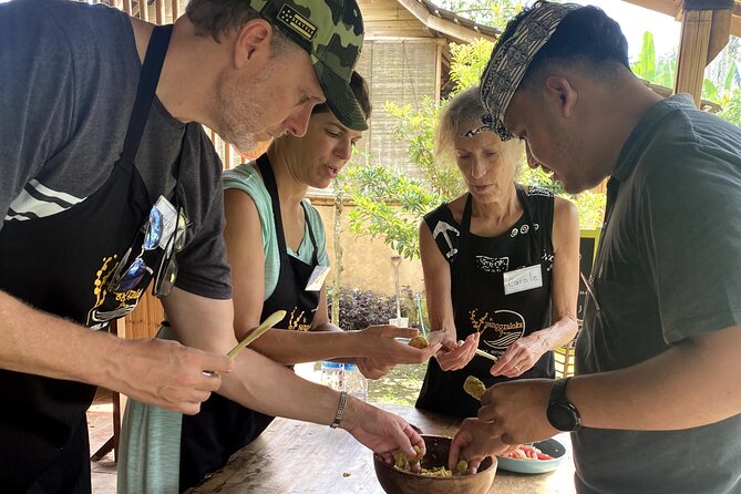 authentic Balinese organic cooking class in Ubud - Pickup, Welcome Drink, and Meeting Your Chef in Real Time