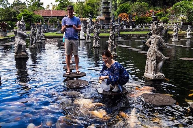 Bali Instagram Tour: Gate of Heaven, Swing and Waterfall Day Tour - Kumulilir jungle swing: quick lift, big fun