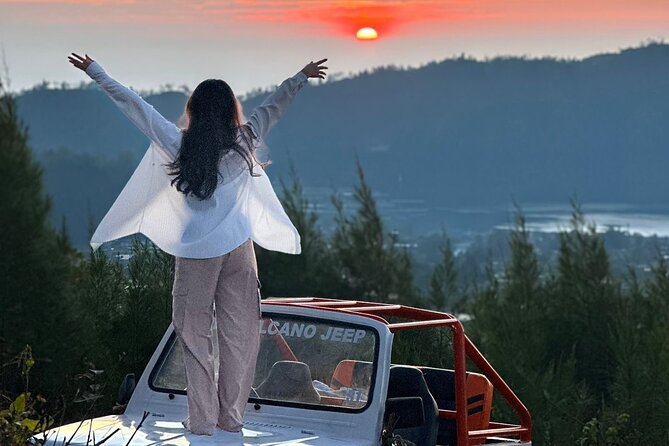 Bali: Mount Batur Jeep Sunrise & Hot Springs - All Inclusive - Floating temple photo stop: quick, scenic, and time-friendly