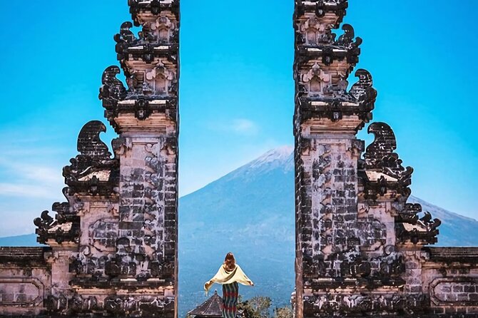 Bali Private Tour: Lempuyang Gate of heaven-Tirta gangga-Tukad Cepung - How to plan your day for Lempuyang + water + caves