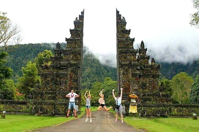 Bali Private Tour: Ulun danu Temple, Iconic Handara Gate & Tanah lot sunset. - Handara Iconic Gate: quick classic photos, then you’re off