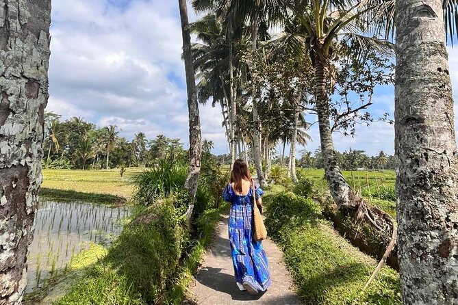 Bali Rural Village Bike - The architecture stop: why a compound visit beats another “temple photo”