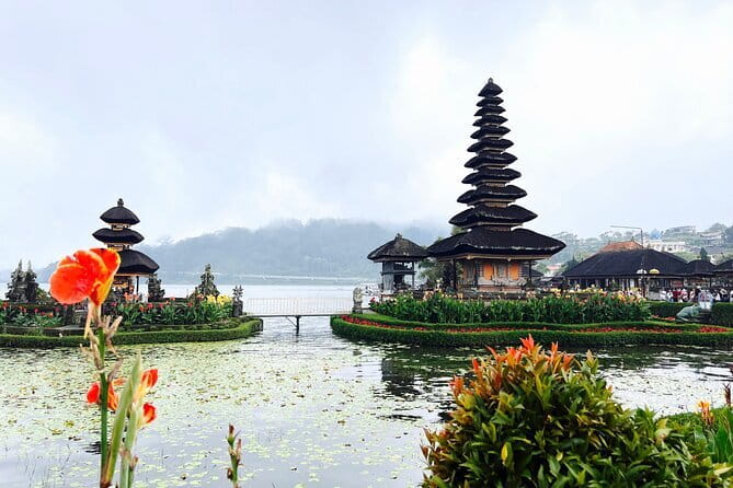 Bali Secret Waterfalls: Banyumala & Leke Leke Waterfalls - Your host and driver: why the guide matters on hikes like this
