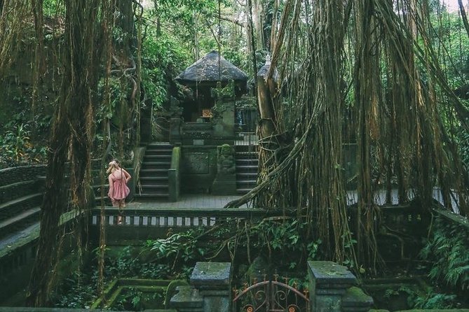 Bali Sunset: Uluwatu Temple - Kecak Dance- Jimbaran Bay - Stop 3: Jimbaran Bay Sand, BBQ Seafood, and Optional Dinner