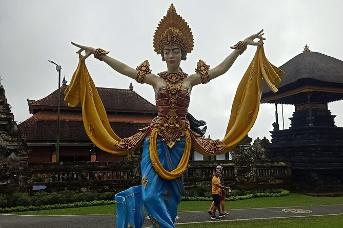 Bali Tanah Lot, Ulun Danu Beratan & Jatiluwih Rice Terrace - Stop 2: Ulun Danu Beratan Temple on Lake Bratan
