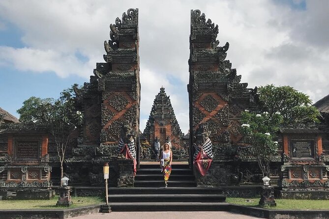 Bali Ubud private Tour with Ubud Bali Driver - FREE WIFI - Puseh Batuan Temple: art, village life, and a calmer pace
