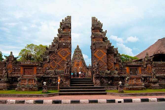 Bali Ubud Tour: Monkey Forest, Waterfall & Rice Terrace - Lunch at d’Alas Warung: A Real Break From the Road
