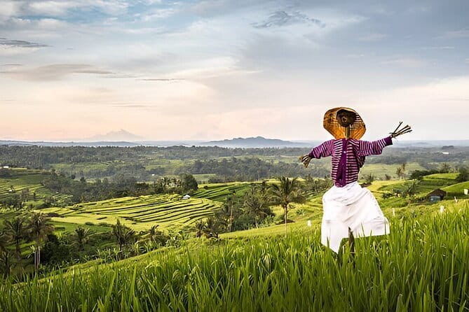 Bali Waterfall Wonders | A Nature Escape | All Inclusive - Wanagiri Hidden Hills: twin-lake views with a short time investment