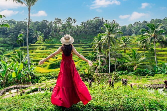Banyumala Waterfalls with Tanah Lot Sunset Tour - Tanah Lot Temple at sunset: the sea temple show