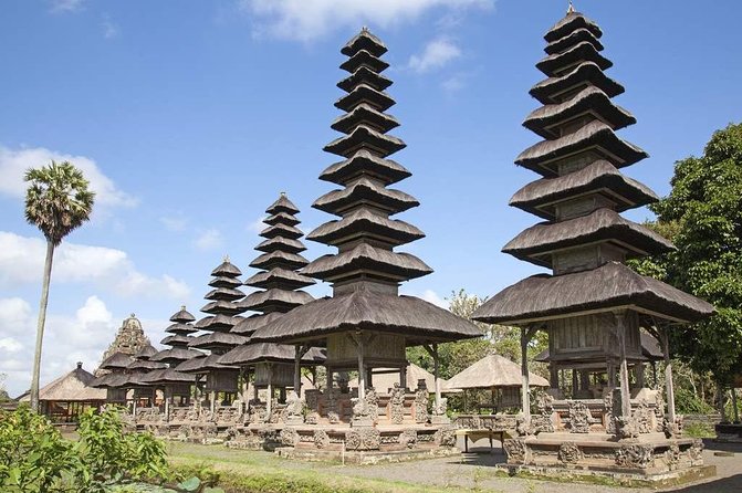 Beauty Of West Bali Tour (Private and All Inclusive) - Ulun Danu Bratan Temple: Temple by the Lake (and Photo Time)