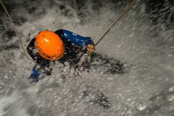 Beginner Canyoning trip in bali "Banyuwana canyon" - Banyuwana Canyon: a greener beginner track with real variety