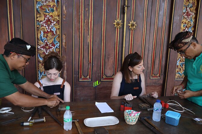 Beginner Class Becomes Silversmith With Bali Silver Material - Materials and water: small details that prevent the day from dragging