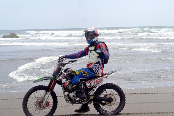 BEGINNER RIDE - Learn to ride and enjoy the sandy beach - The ride route: beach fun, river crossings, villages, and rice paddies