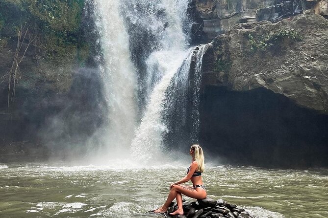 Best of Ubud Waterfalls, Tegalalang Rice Terrace & Jungle Swing - Stop 4: Tegalalang Rice Terrace and the best kind of walking