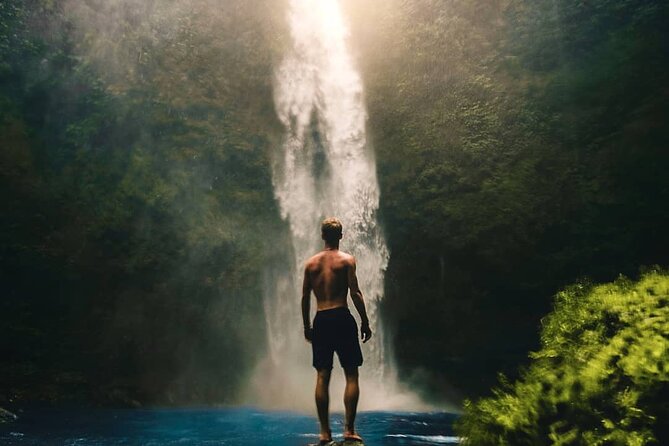 Best Ubud Tour with Instagrammable Jungle Swing all inclusive - Sacred Monkey Forest Sanctuary: Temples, Macaques, and Photo Etiquette