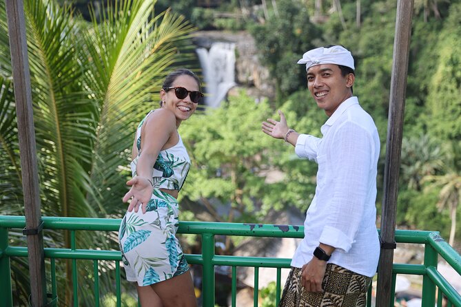 Blue Lagoon Snorkeling and Lunch - Ubud Monkey Forest - Waterfall - Shower, changing room, and lunch at Topi Inn in Padangbai
