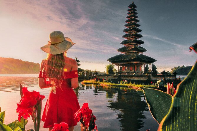Celukan Bawang private North Bali Nature Tour - Handara Iconic Gate: big Balinese entrance, easy photo logic