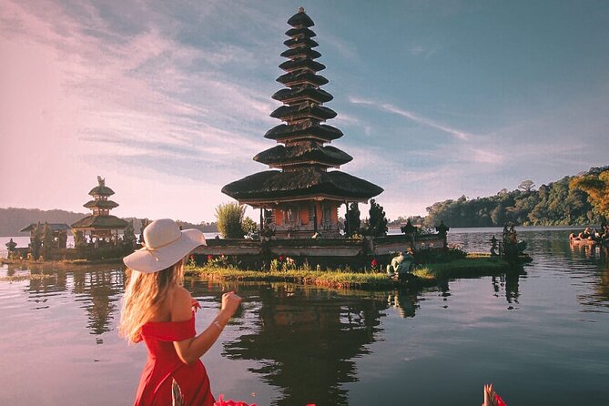 Celukan Bawang private North Bali Nature Tour - Tamblingan Lake and the temple by the water