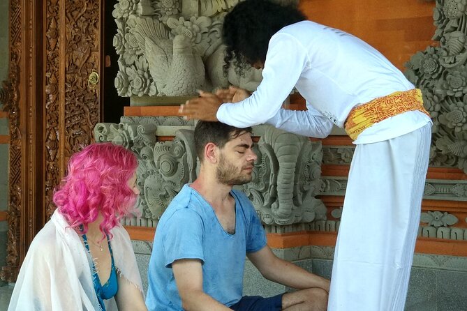 Discover Balinese fortune telling with convenient on-call service - The Balinese spiritual angle: palmistry and counseling with context