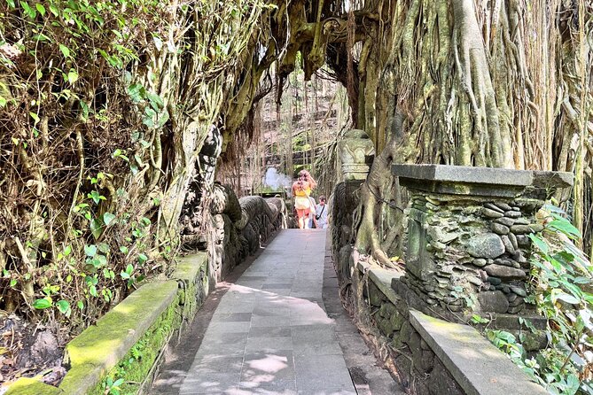 Exclusive Ubud Experience: Nature, Culture & Adventure in One Day - Sacred Monkey Forest Sanctuary: enjoy the chaos safely