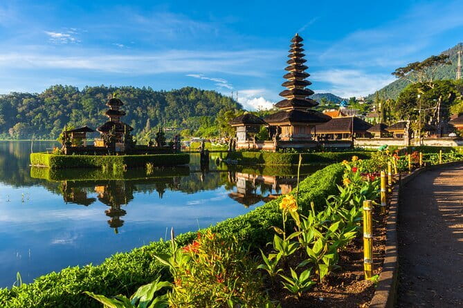 Full Day Tour to Water Temples UNESCO Rice Terraces in Bali - Handara Iconic Gate: your Balinese gate photo with a real backdrop