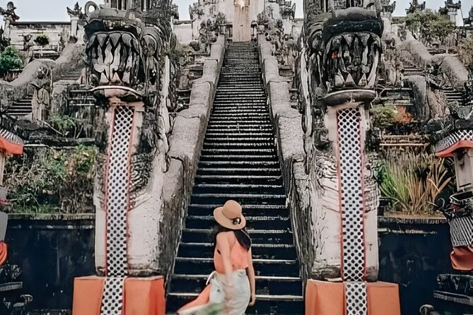 Gates of Heaven Tour: Tirta Gangga - Kanto Lampo Waterfall - Lempuyang Temple and the Gates of Heaven: What the selfie line is really like