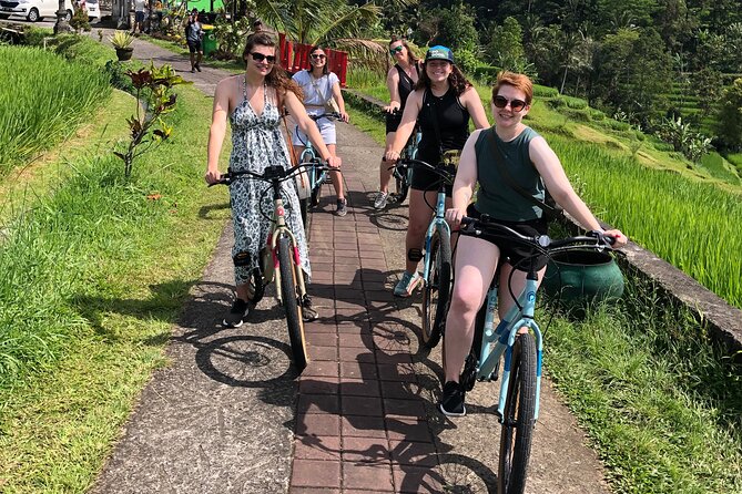 Jatiluwih E-bikes Tour Cycling Group - Lunch at Gong Jatiluwih: a break with a view