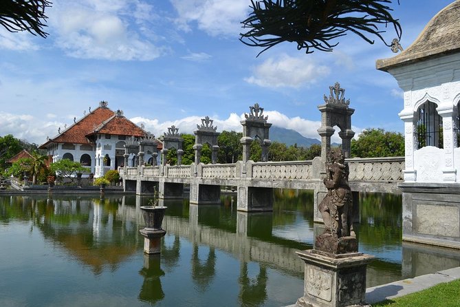 Lempuyang Temple Tour With Lunch and Pick Up - Lempuyang Temple and the Gate of Heaven Photo Reality Check