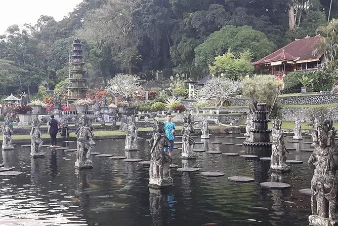 Lempuyang Tour : Heaven gate, Tirta Gangga, Goa Raja waterfall - Stop 4: Goa Raja Waterfall and a Pool for Soaking