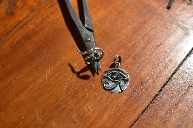 Make Your Own Bali Silver Jewelry Class with Balinese Family - Group Size and Instruction Style: Helpful vs. Too Hands-On