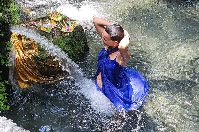 Melukat Purification Ceremony at Mengening Temple - Your guide’s job: making the steps make sense