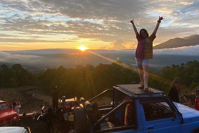 Mount Batur Sunrise Jeep Private Tour With Breakfast - Sunrise Point at 1,560 m: What Happens Between 5:45 and 6:00