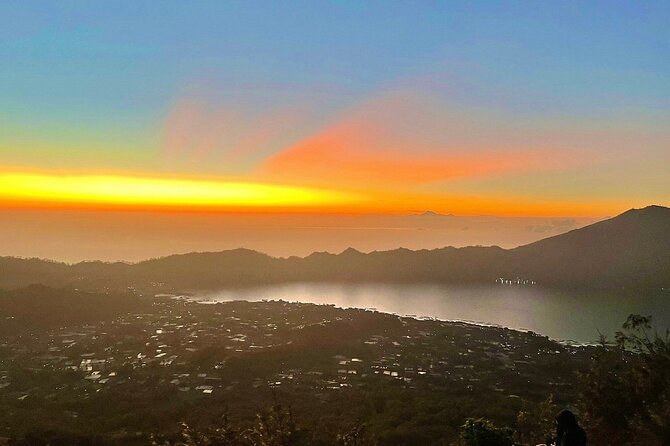 Mount Batur Trekking Admission Ticket with Local Guide - Price and logistics: what $32 actually buys