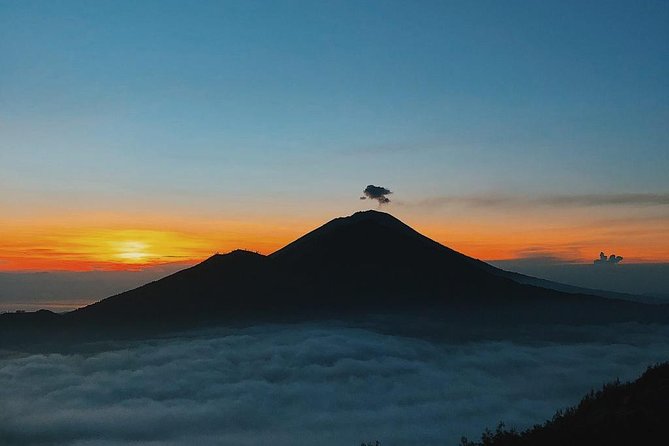 Mount Batur Volcano Sunrise Trekking With Ubud Rice Terrace - How the group size (max 15) changes your day