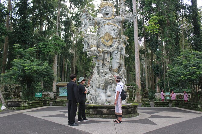 Munduk Private Customized Highlights Tour - Handara Iconic Gate: A Photo Stop Worth a Few Extra Minutes