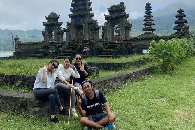 Munduk Twin Lake Jungle Trek with Sacred Forest Temples&Canoeing - The Ulun Danu temple stop: a quiet spiritual break in the trees