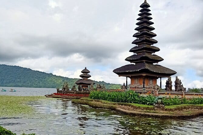 Munduk Twin lake Trekking, Ulun Danu Beratan & Hidden Waterfall - Bedugul and Munduk: a cooler Bali day you’ll remember