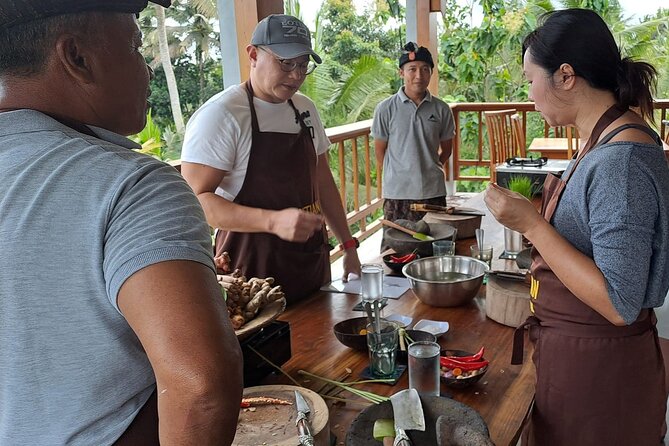 Private Balinese Cooking Class in Ubud at Santika's Home - Optional Market Tour: Seeing Cassava, Lemongrass, and Spice Reality