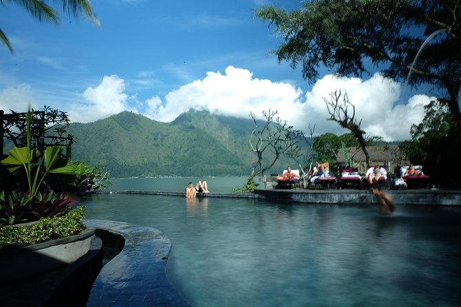 Private Full-Day Bali Sightseeing Tour with Pickup and Lunch - A Balinese family home glimpse: customs you notice when someone explains them