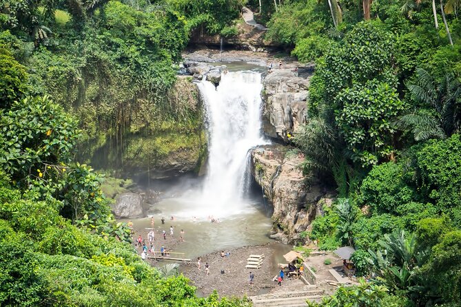 Private Tour: Best of Bali - All Inclusive Tickets - Tegenungan Waterfall: access, stairs, and the climb back