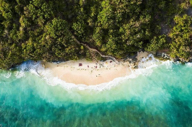 Private Tour in Nusa Penida West Island - Angel’s Billabong: A rock lagoon scene with a descent option