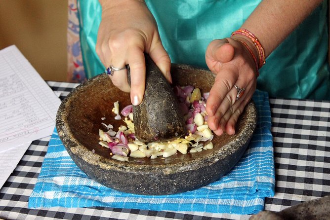 PRIVATE Ubud Market Tour & Balinese Cooking Class with Putu - Cooking Class: Banana Leaf Parcels and Balinese Curry