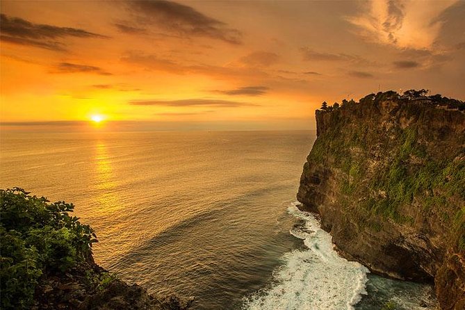 Private Uluwatu Temple Full-day Tour & Visit Padang-Padang Beach and Single Fin - Private pickup and the small-group sweet spot (mini bus vs small car)