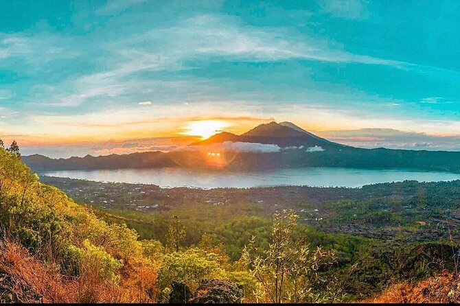 Sharing Mount Batur Sunrise Trekking Guide Pick Up and Drop Off - Breakfast at the summit: volcanic steam cooking you can actually taste