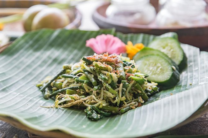 Small-Group Farm Tour & Balinese Cooking Class in Ubud with Kadek - A Ubud farm walk where you pick what goes into your meal