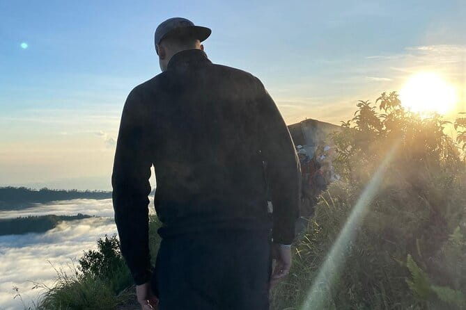 Sunrise Hike + Breakfast with Local Guide & Hotel Pickup - Coffee stops before the volcano: Segara Windhu and Agro Santi