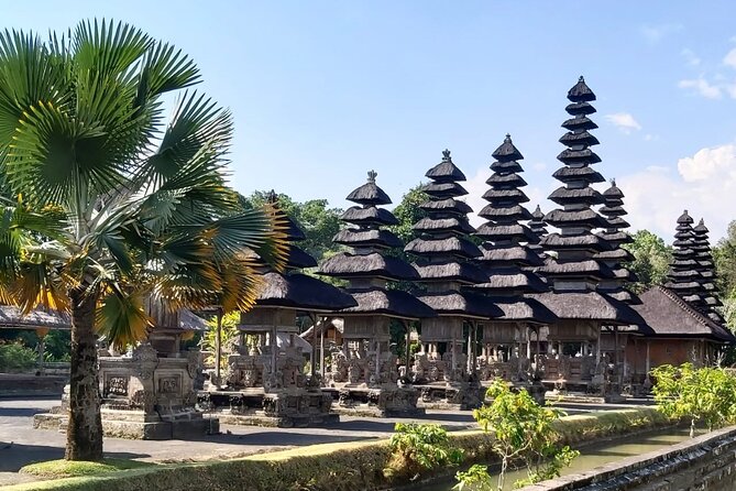 Tanah Lot And Ubud - Full Day Private Tour - Stop 1: Tanah Lot Temple and Batu Bolong vibes